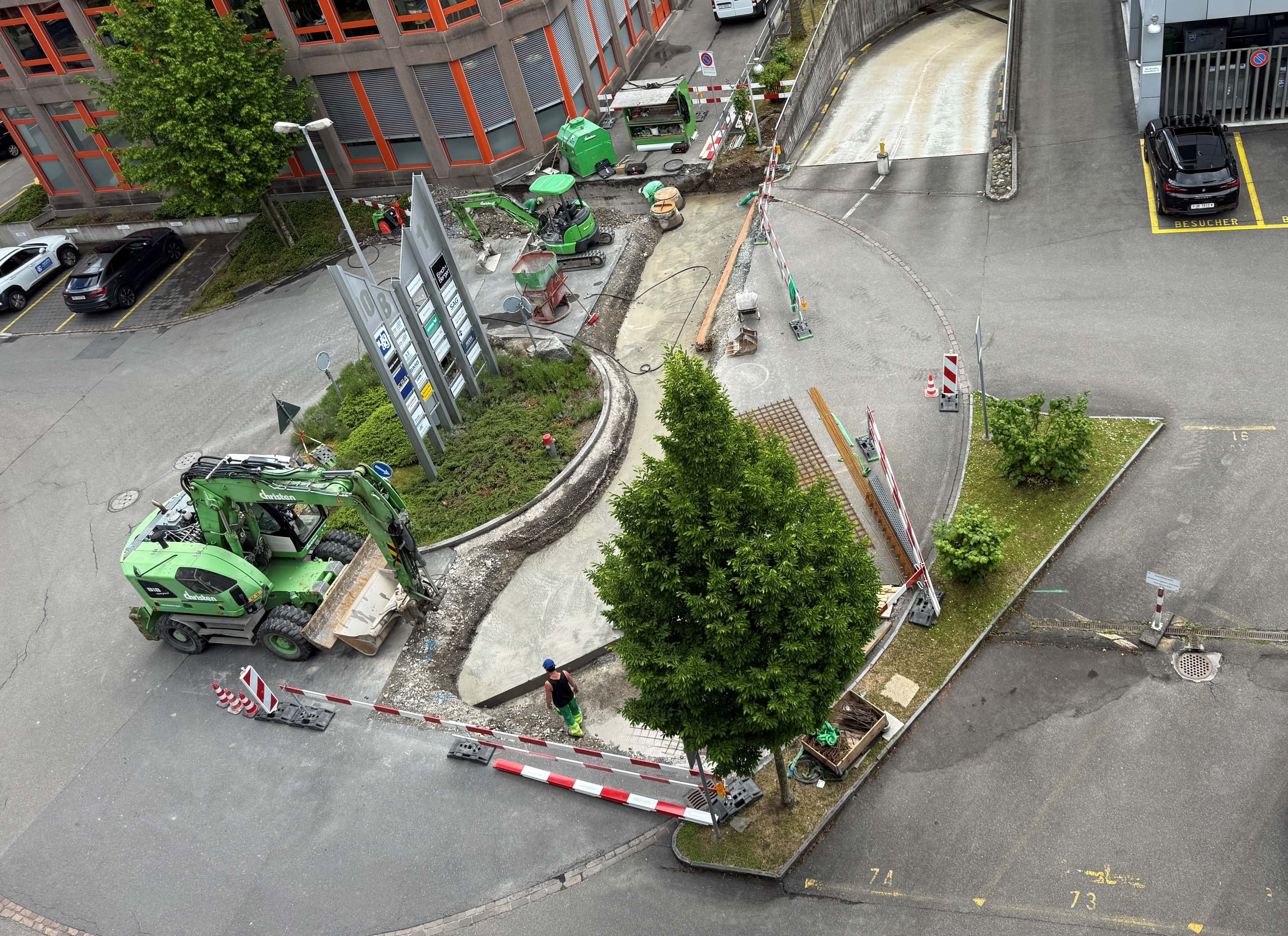 Sanierung Kreisel und Strasse