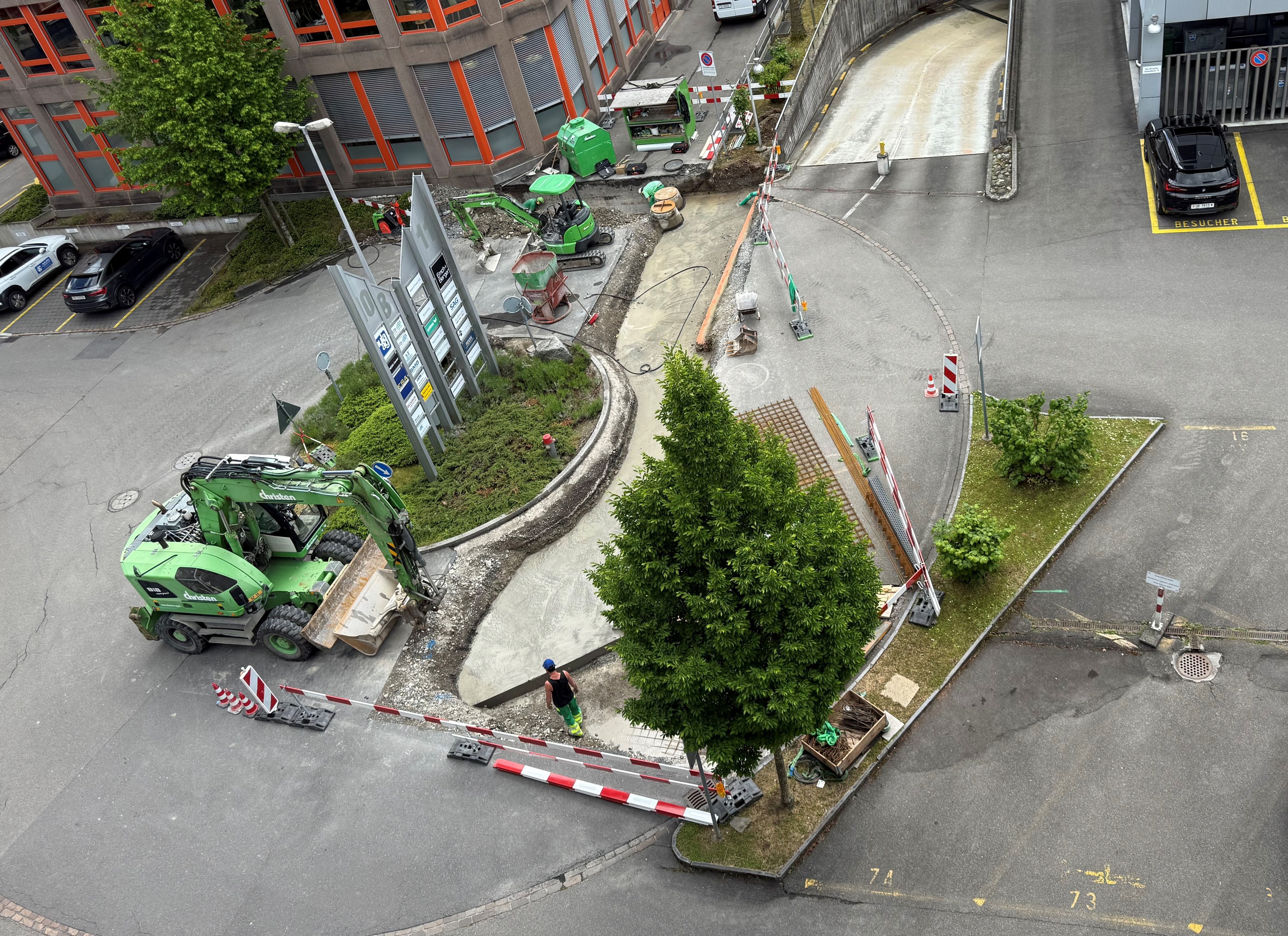 Sanierung Kreisel und Strasse